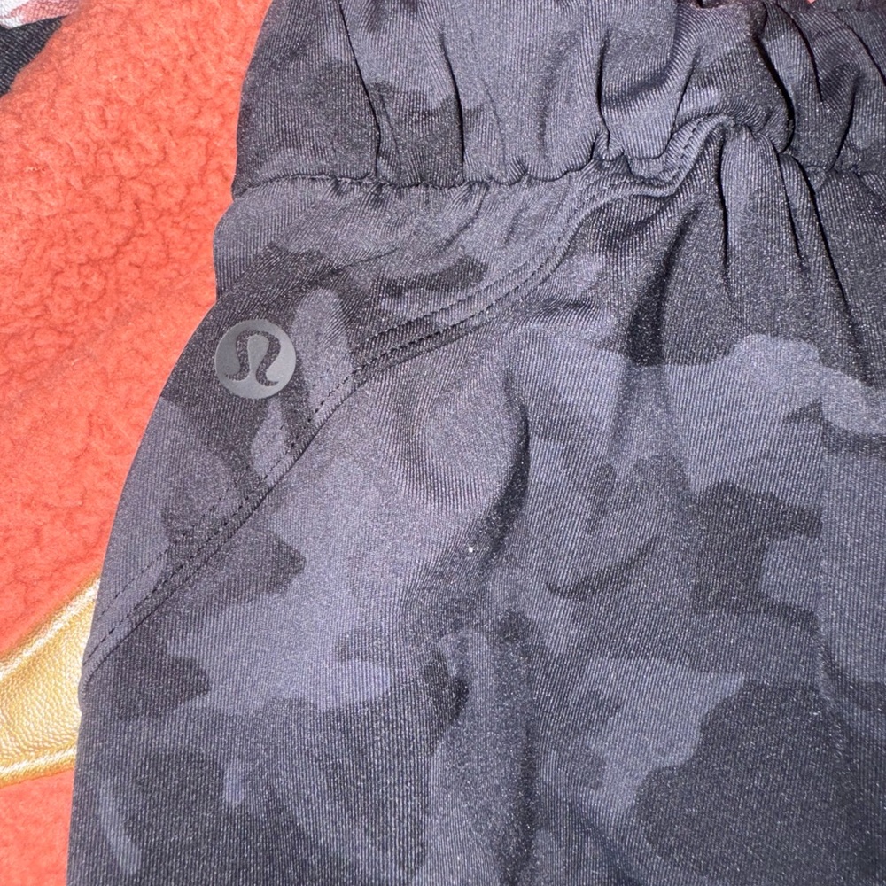 Lululemon sz 6